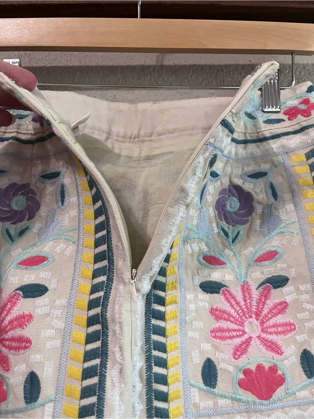 Embroidered White Mini Skirt with Multicolor Floral Design - Picture 5 of 11